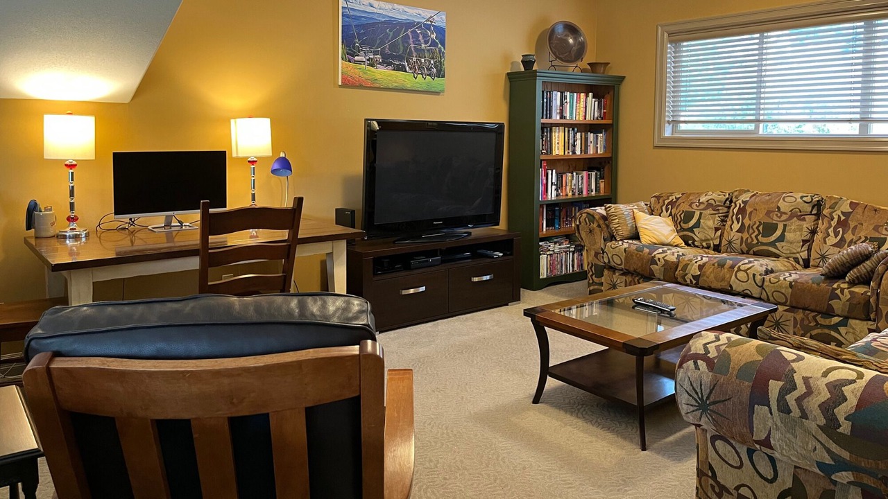 Photo of Livingroom in Sunburst Estates