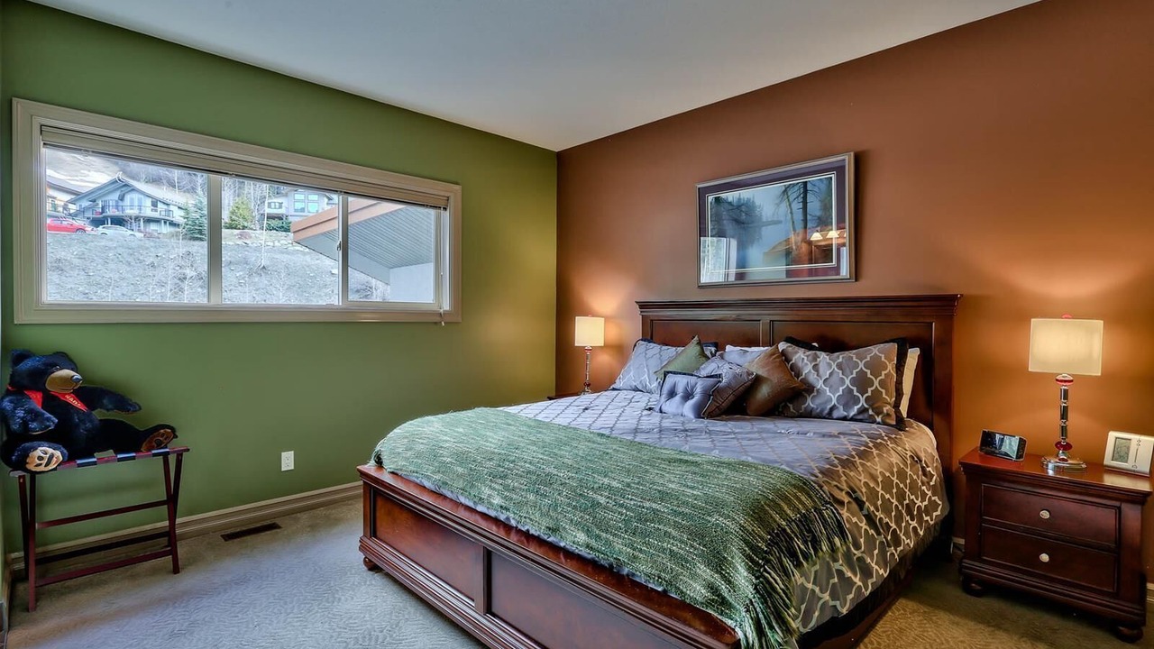 Photo of Bedroom in Sunburst Estates
