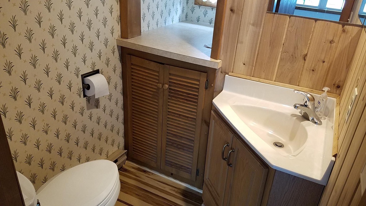 Photo of Bathroom in Town of Bellmont