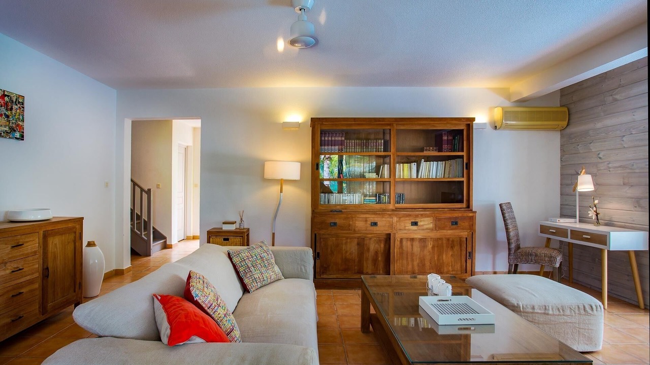 Photo of Livingroom in Orient Bay