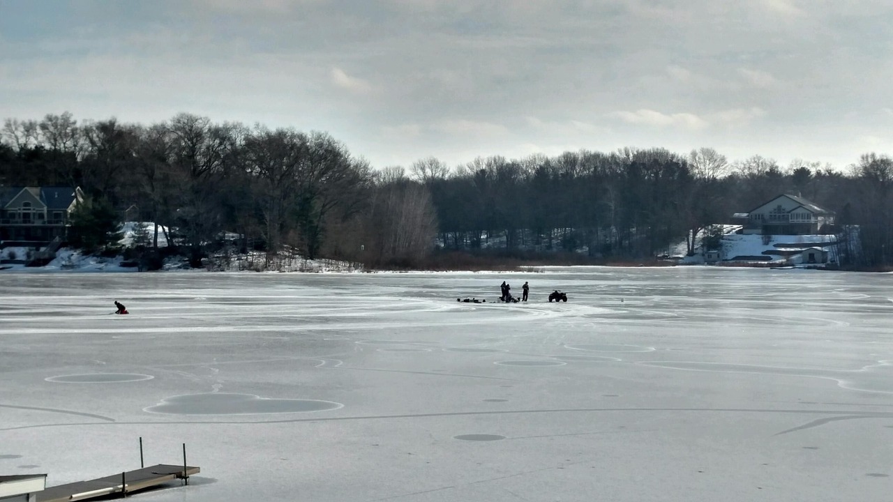Photo of Others in Twin Lake
