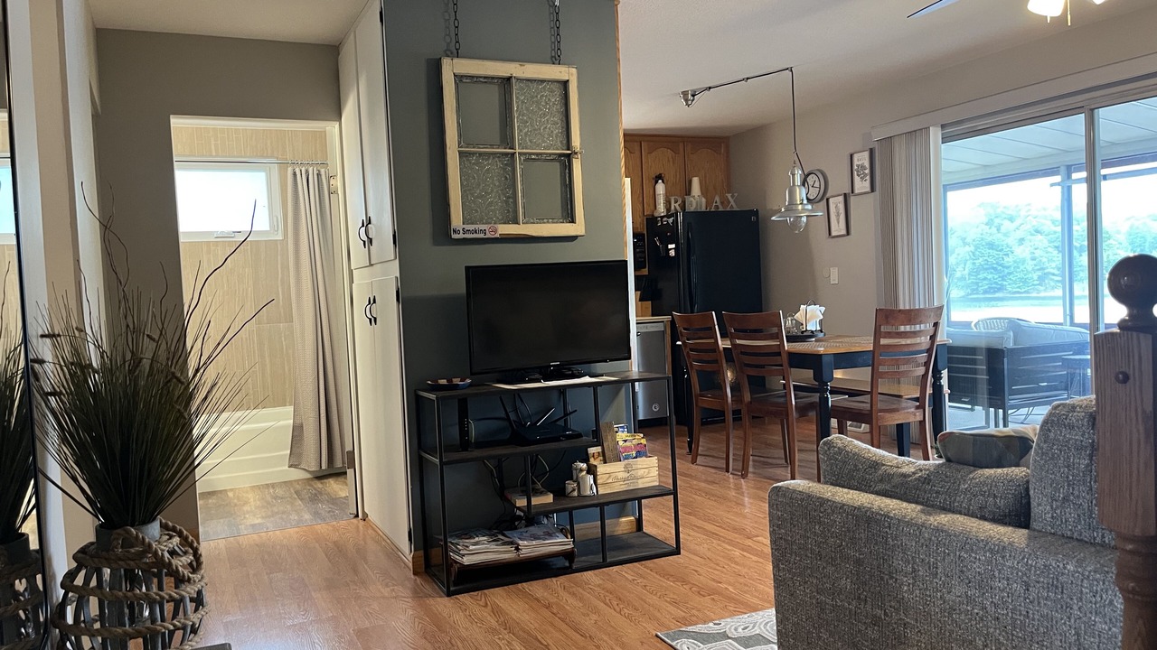 Photo of Livingroom in Twin Lake