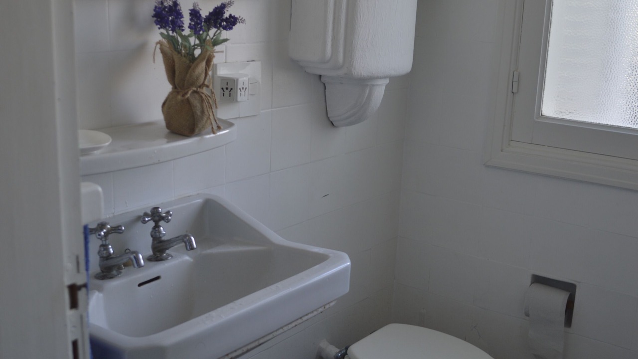 Photo of Bathroom in Peninsula