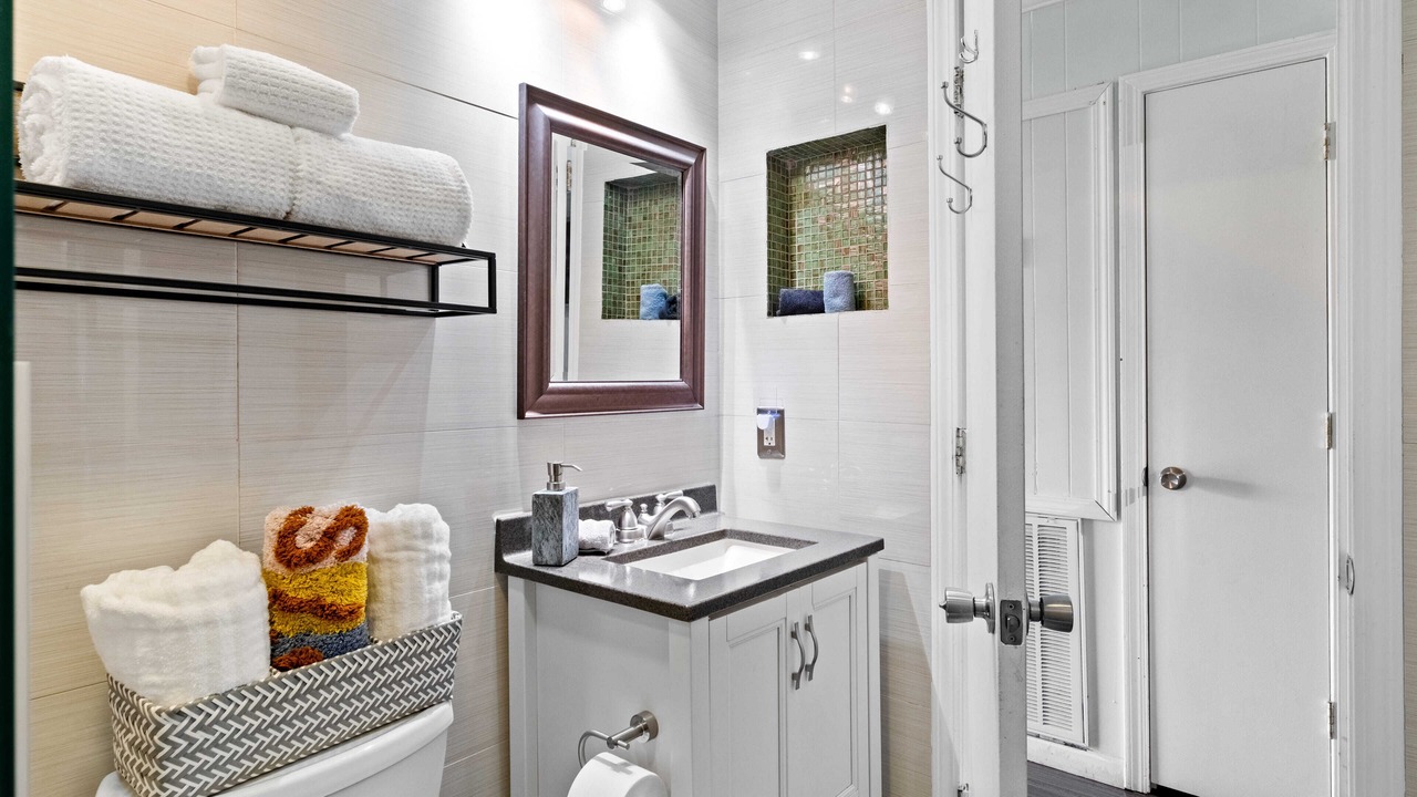 Photo of Bathroom in Folly Field