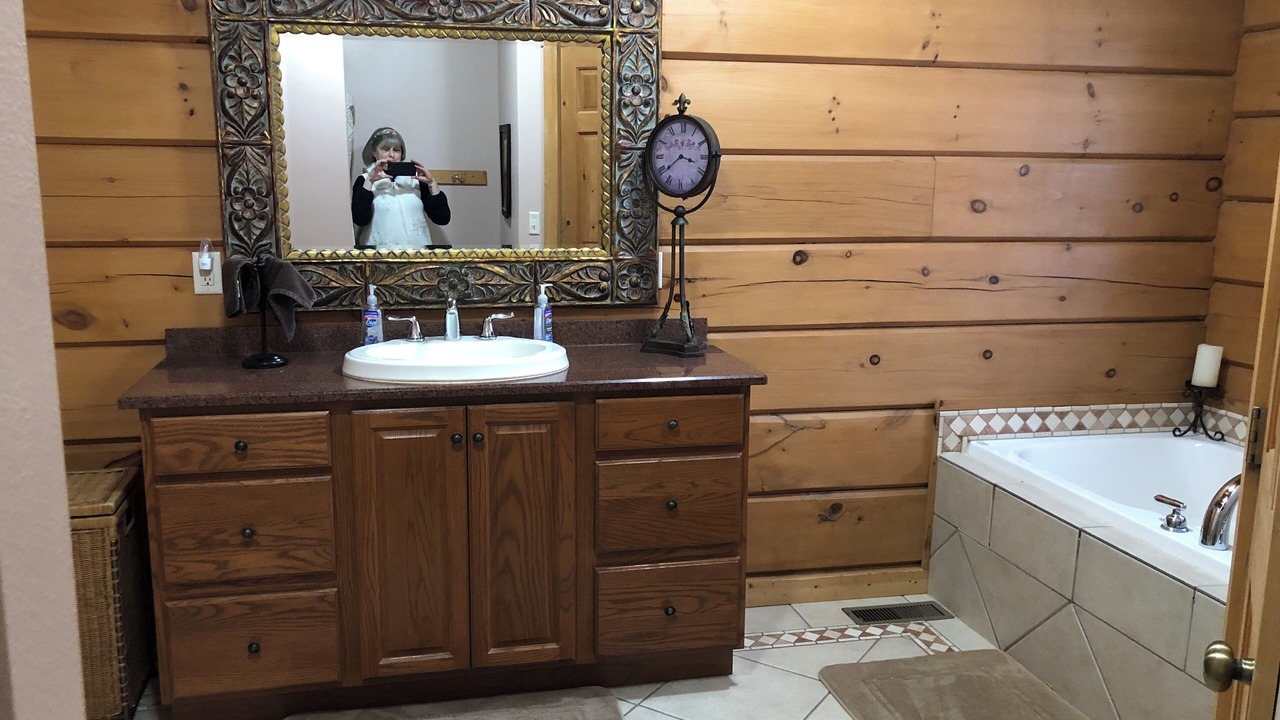Photo of Bathroom in King