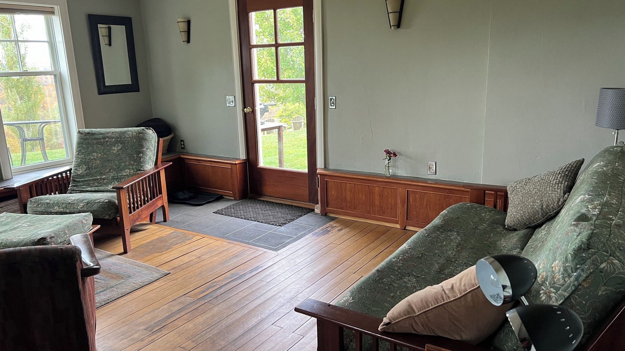 Photo of Livingroom in Lyndon Center