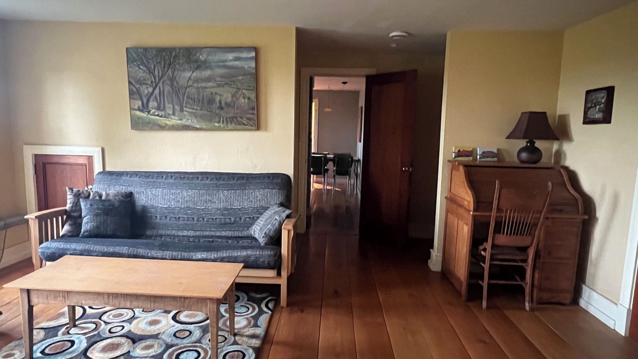 Photo of Livingroom in Lyndon Center