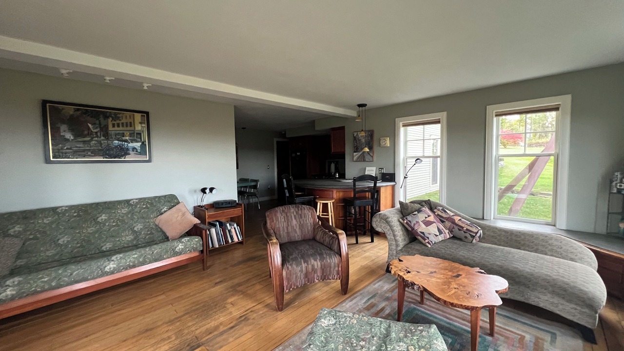 Photo of Livingroom in Lyndon Center