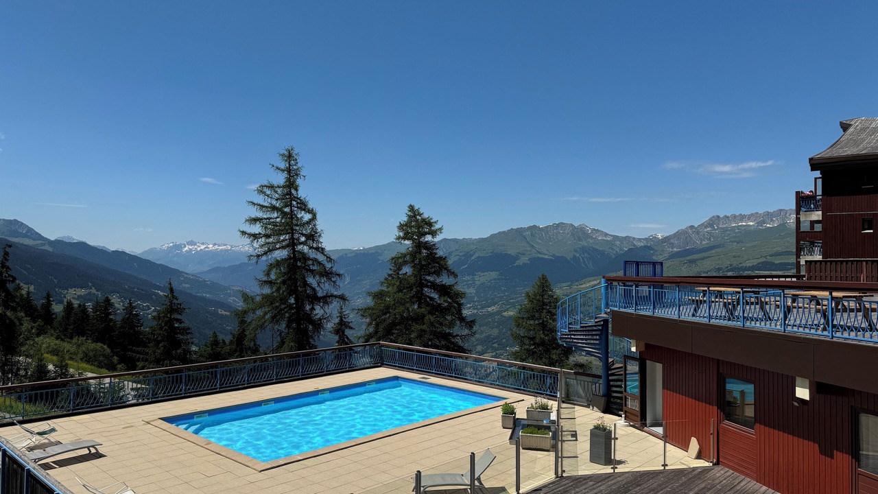 Photo of Outdoor in Arc-1800