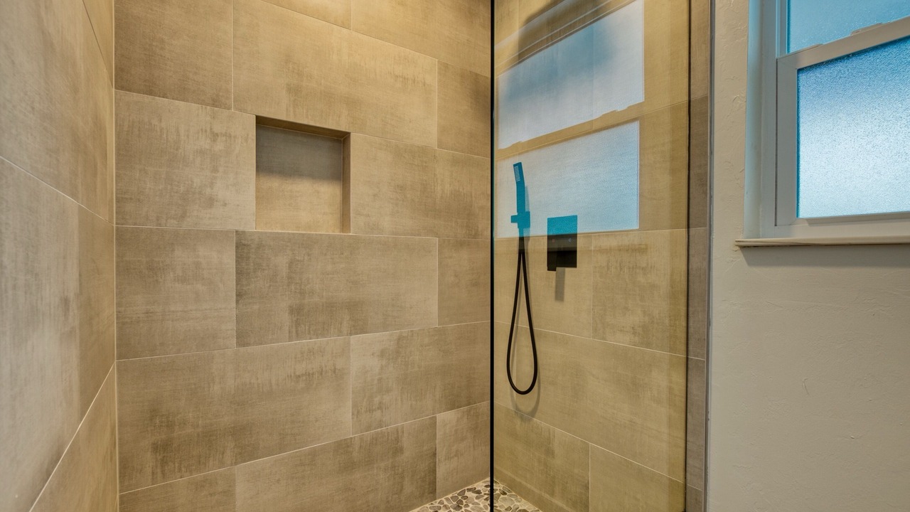 Photo of Bathroom in Caloosahatchee