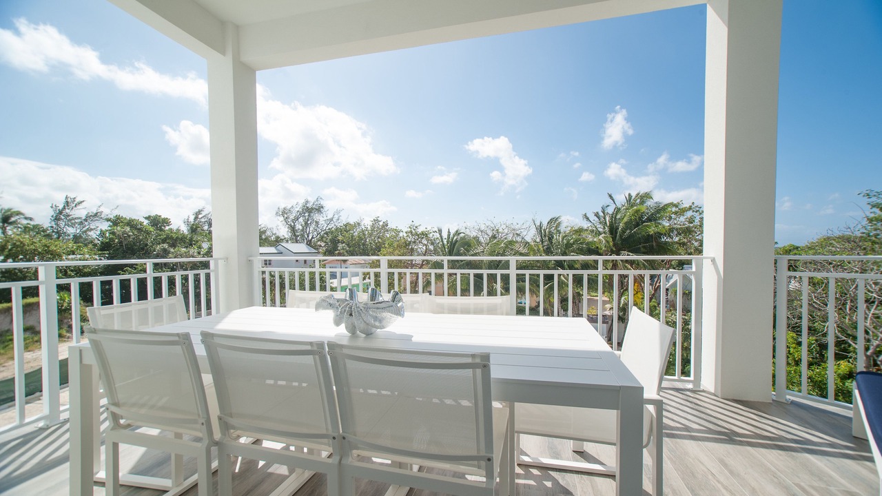 Photo of Patio Balcony in West Bay