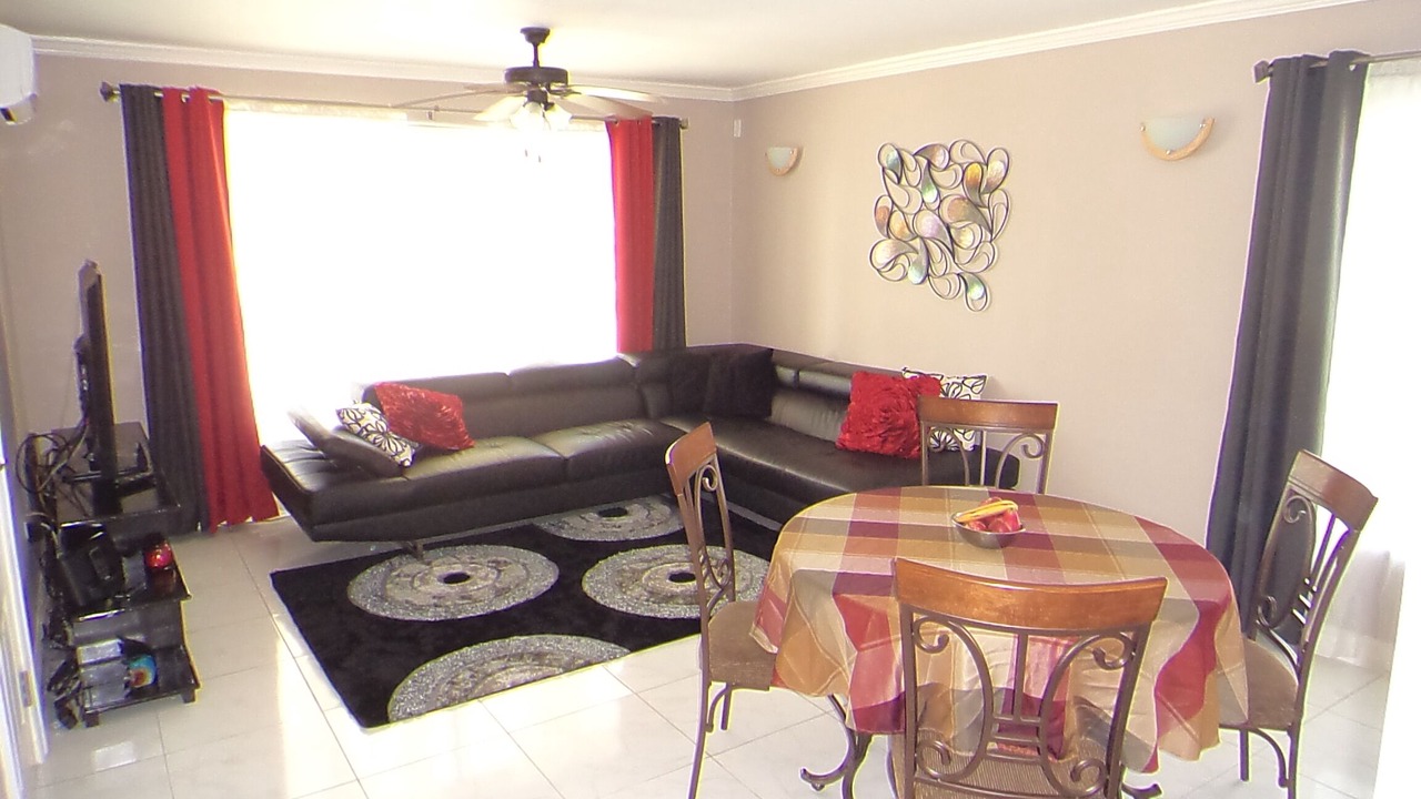 Photo of Livingroom in Orange Bay