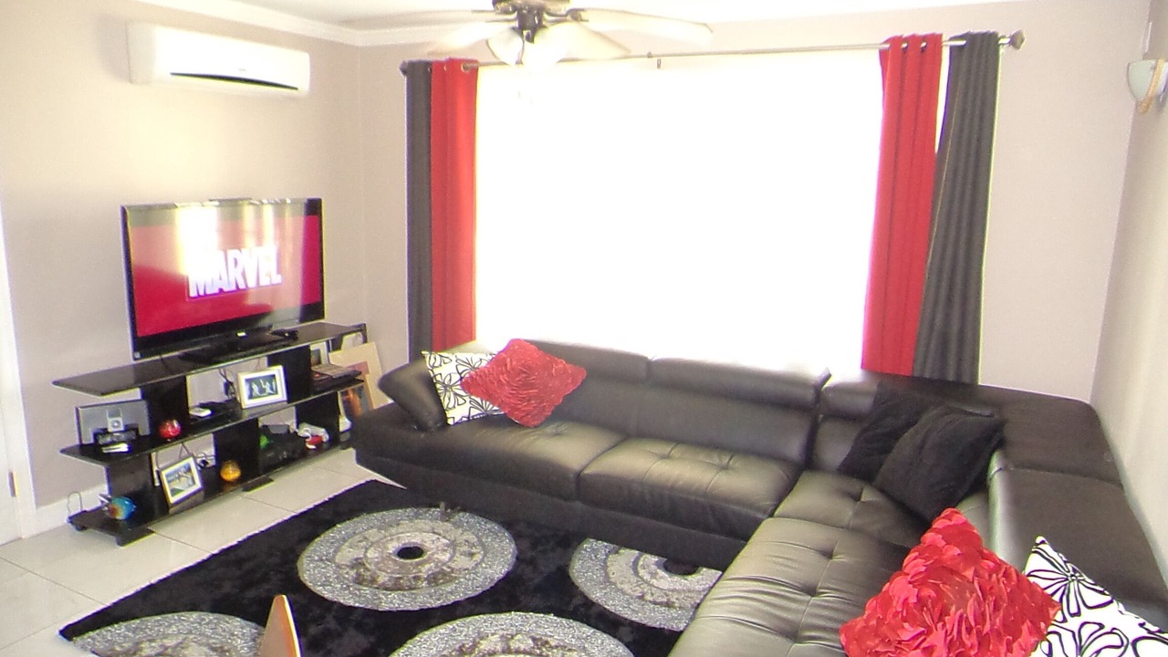Photo of Livingroom in Orange Bay