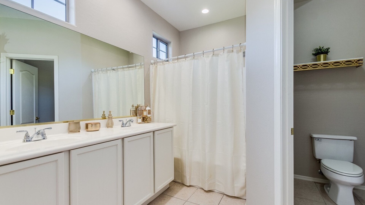 Photo of Bathroom in Alta Mesa
