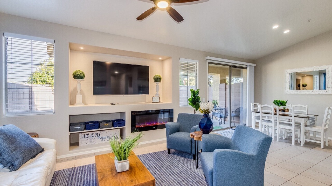 Photo of Livingroom in Alta Mesa