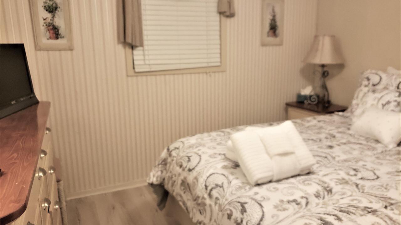 Photo of Bedroom in Folly Field