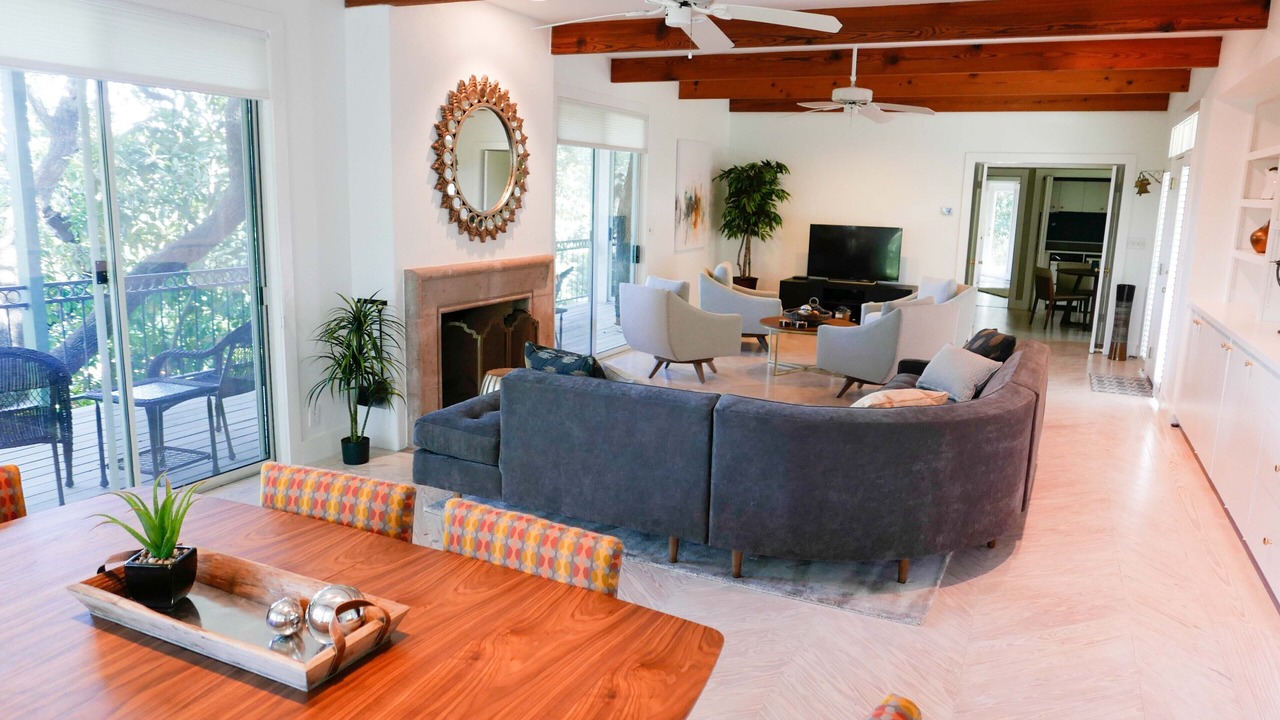 Photo of Livingroom in Medical Center District