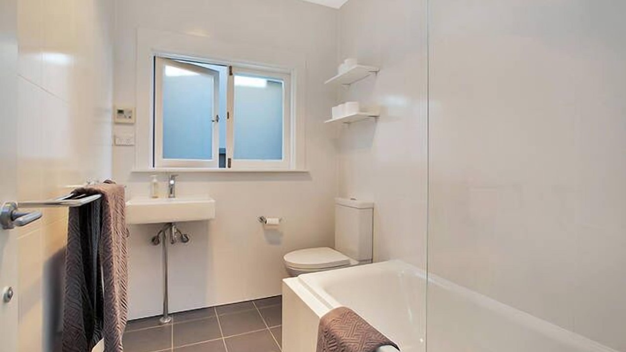 Photo of Bathroom in Clovelly