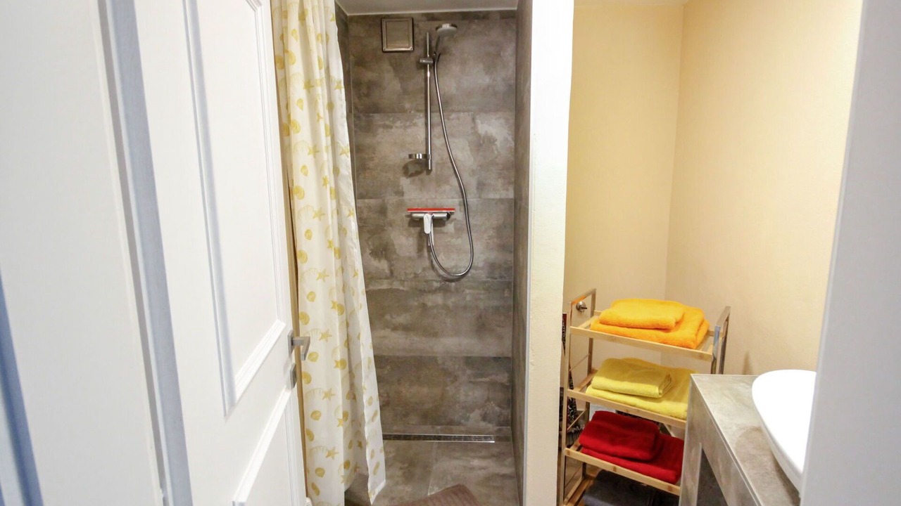 Photo of Bathroom in Pians