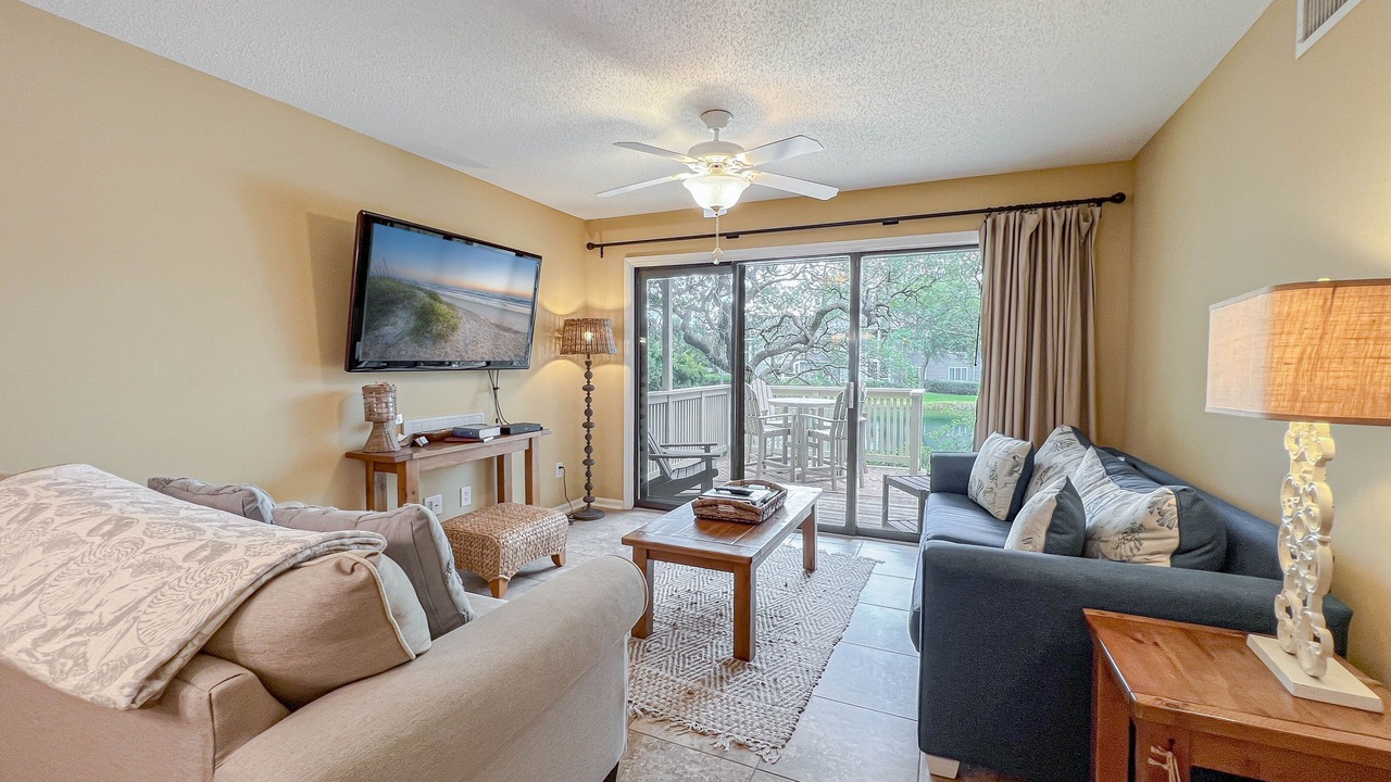 Photo of Livingroom in Arcadian Shores