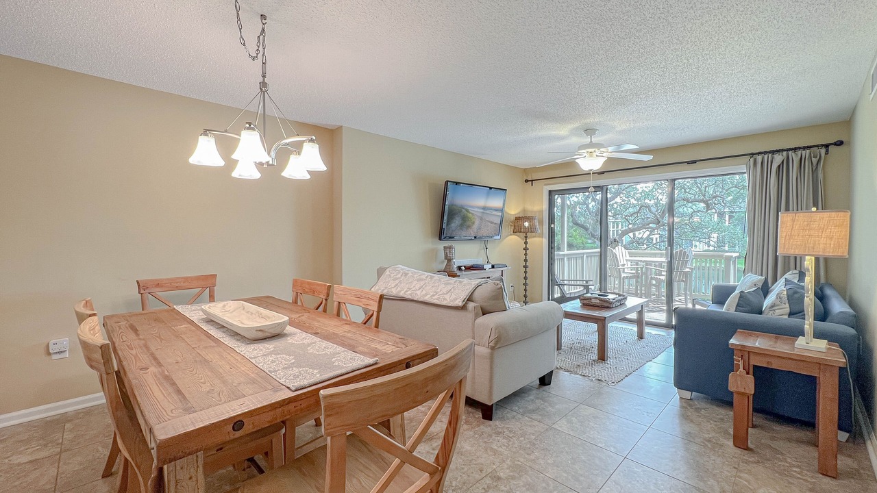 Photo of Livingroom in Arcadian Shores