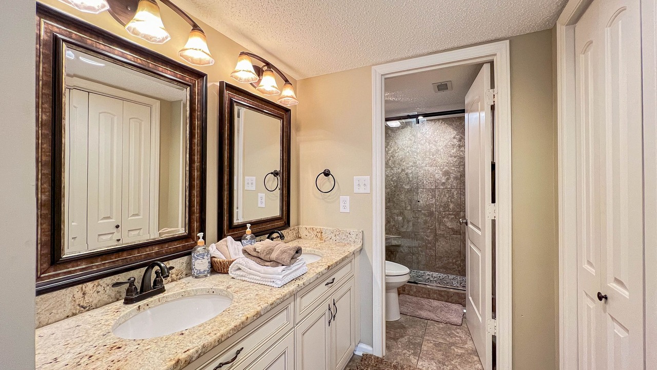 Photo of Bathroom in Arcadian Shores