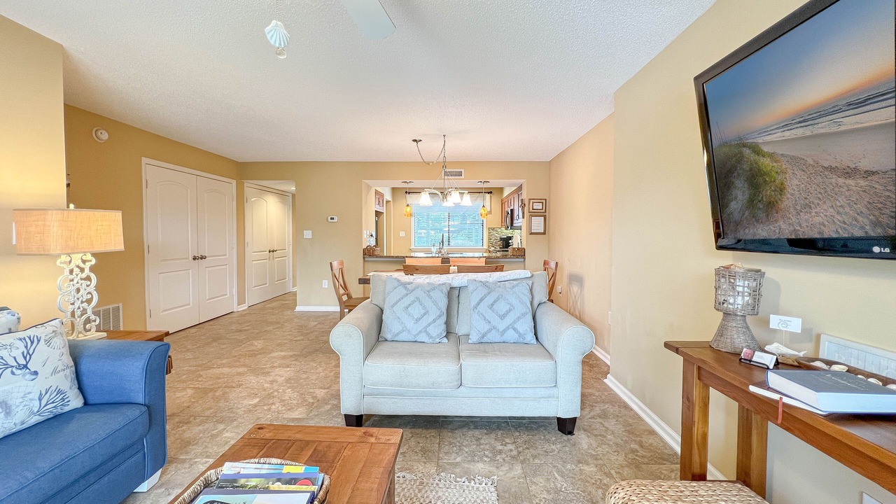 Photo of Livingroom in Arcadian Shores