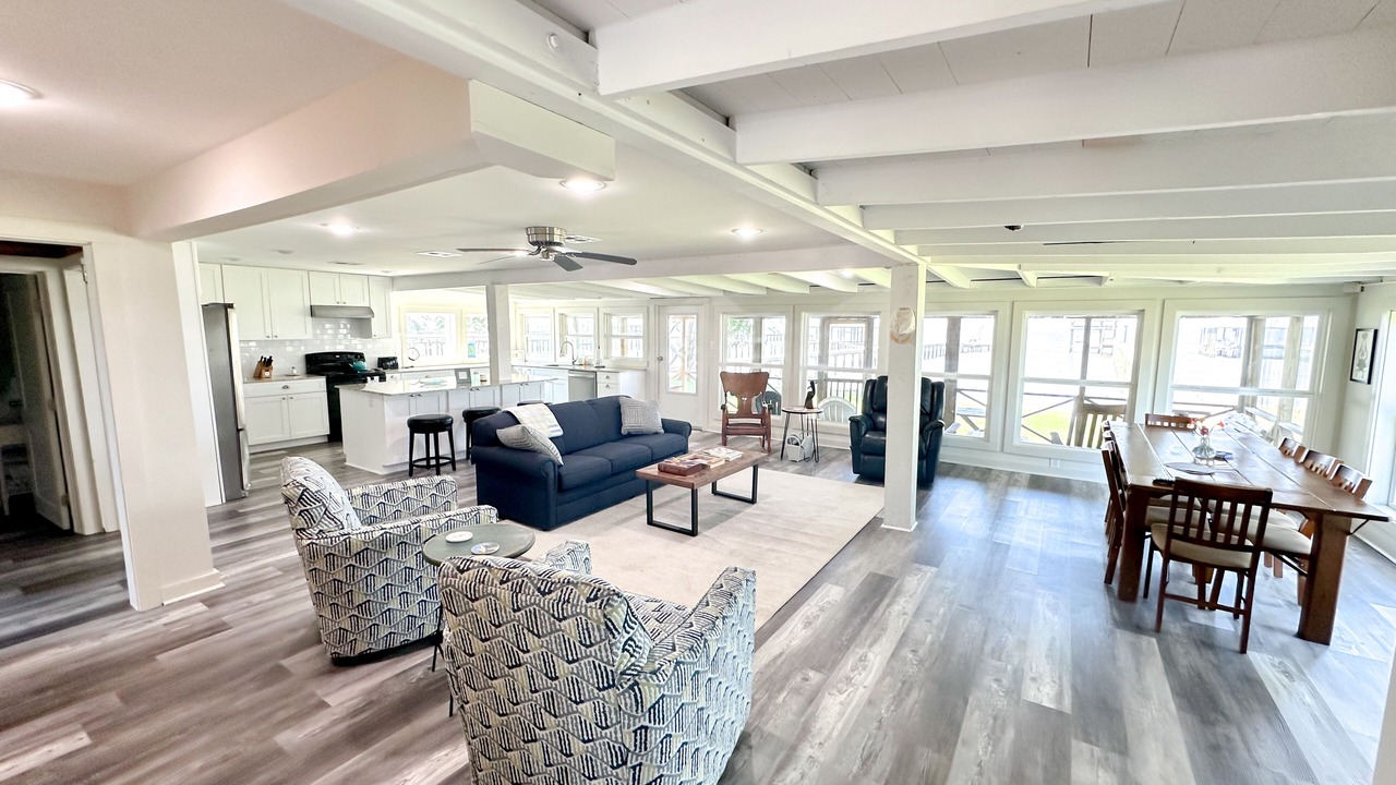 Photo of Livingroom in Creole