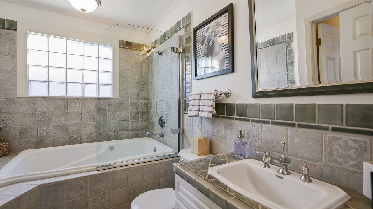 Photo of Bathroom in Eureka Valley