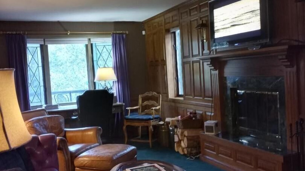 Photo of Livingroom in Snowmass