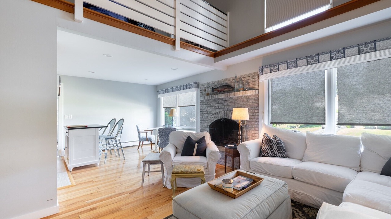 Photo of Livingroom in Niantic