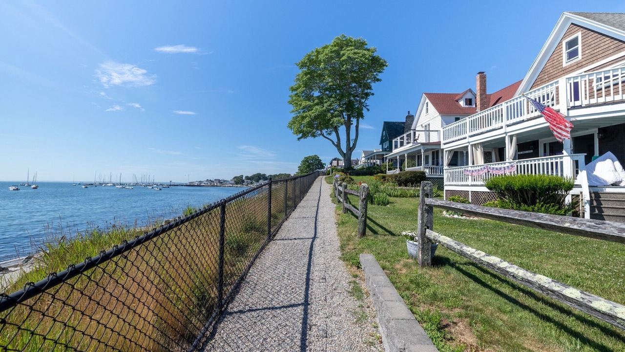 Photo of Others in Niantic