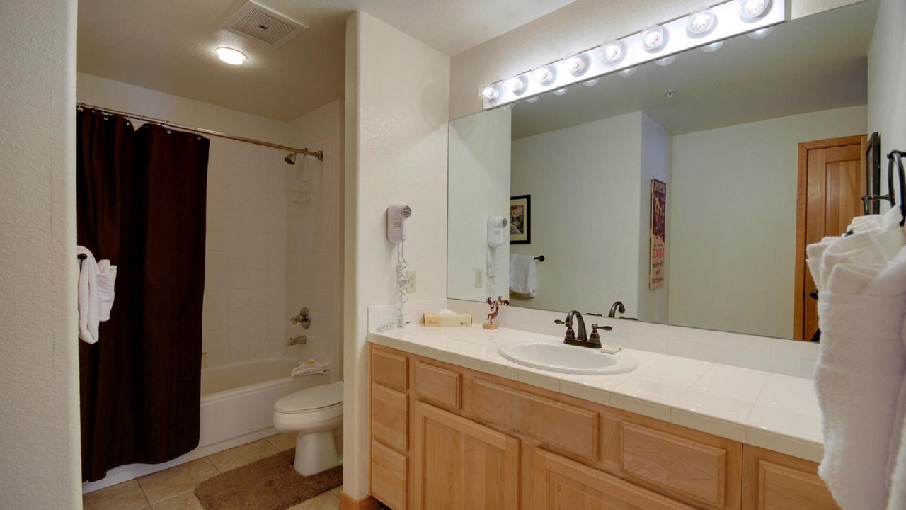 Photo of Bedroom in Mountain House