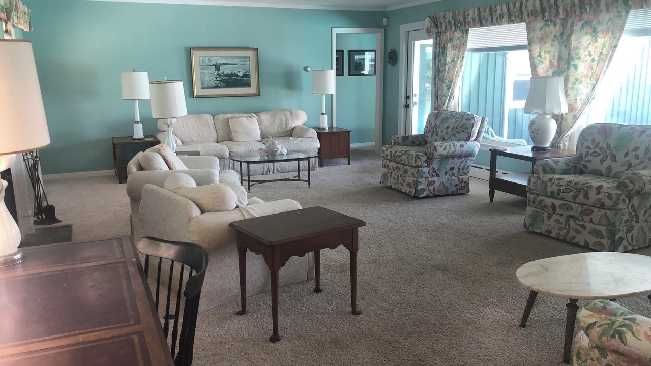 Photo of Livingroom in Silver Beach
