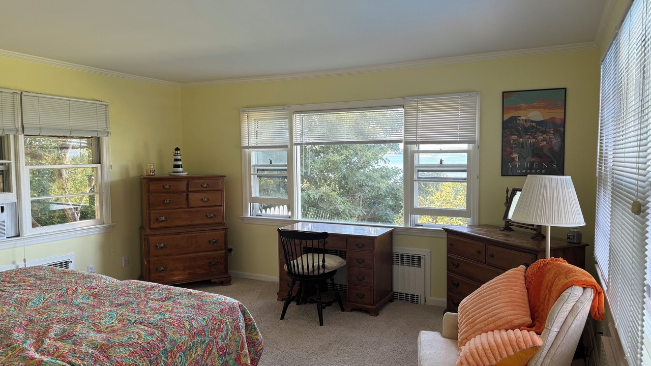 Photo of Bedroom in Silver Beach