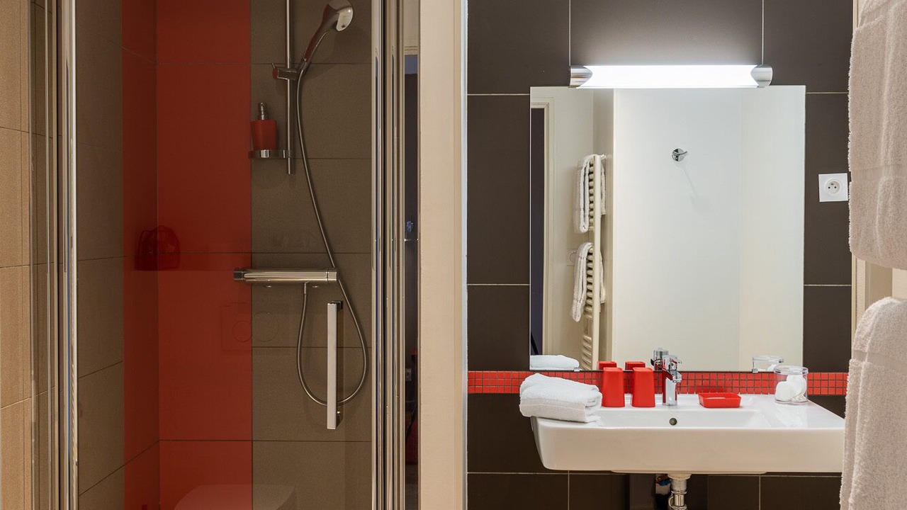 Photo of Bathroom in Limonest