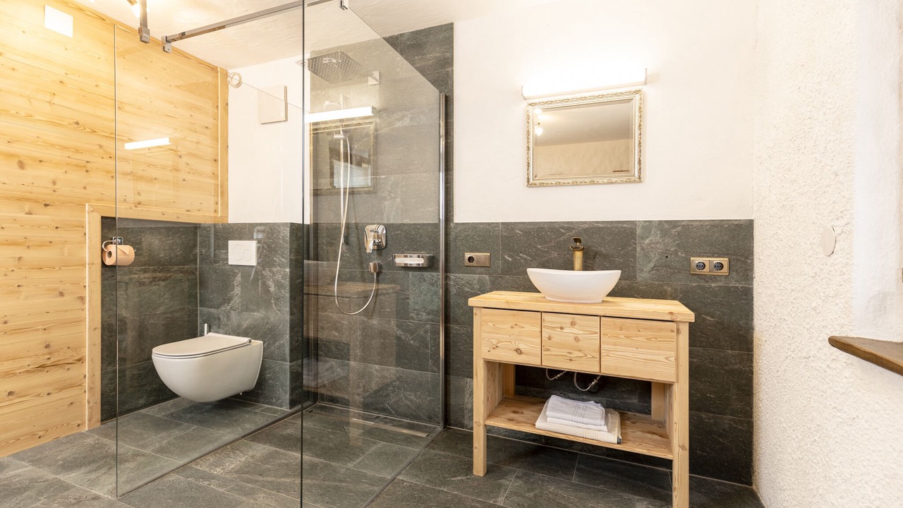 Photo of Bathroom in Emberg