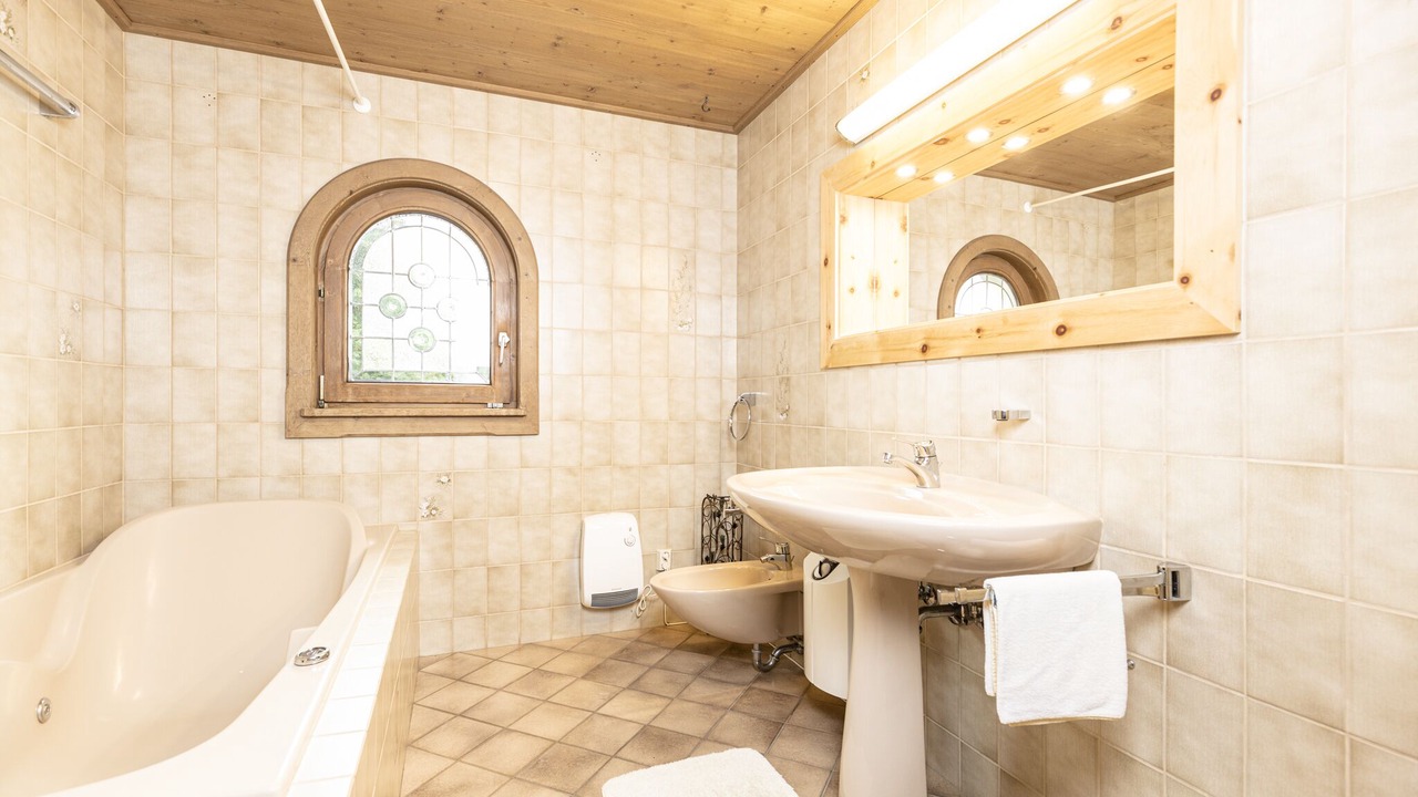 Photo of Bathroom in Emberg