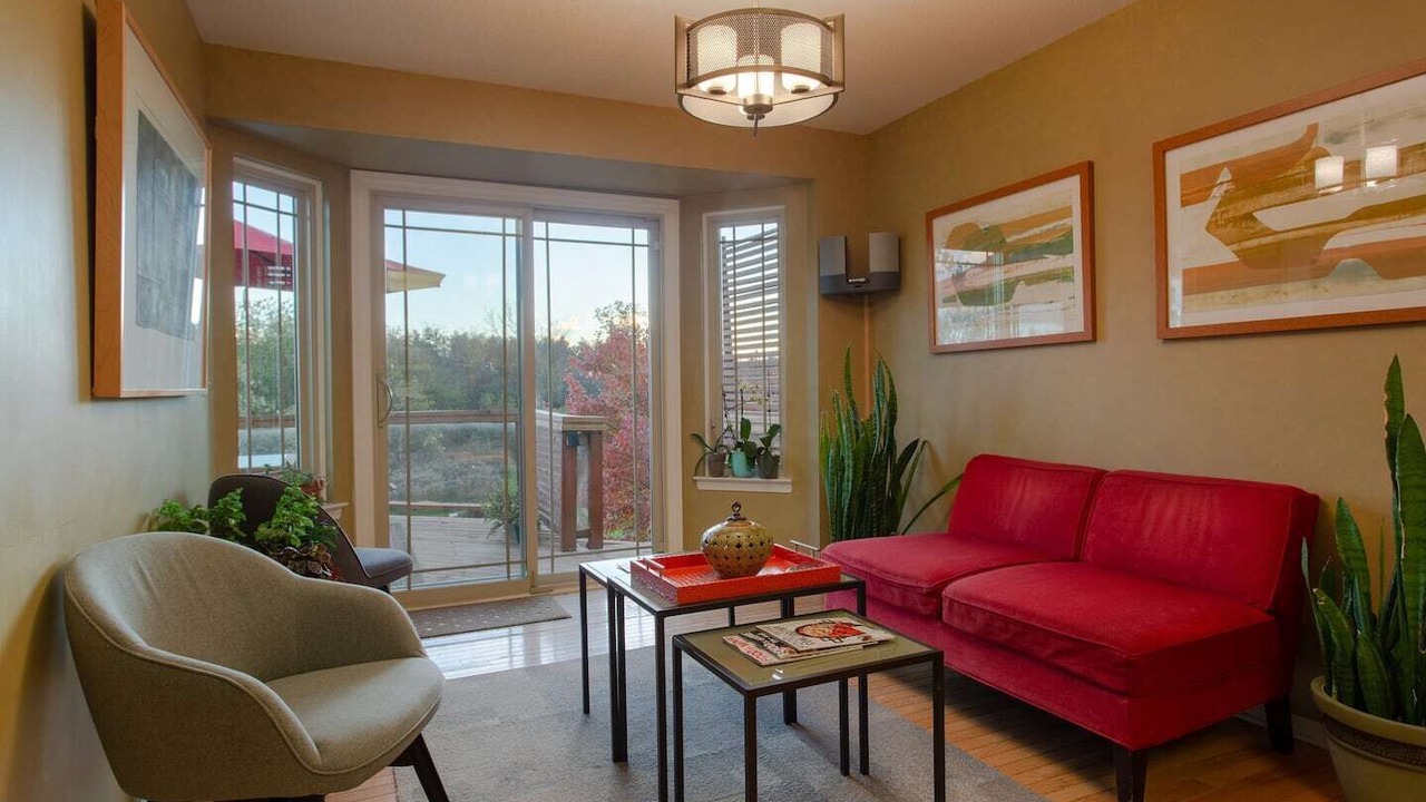 Photo of Livingroom in Bryant Pattengill West