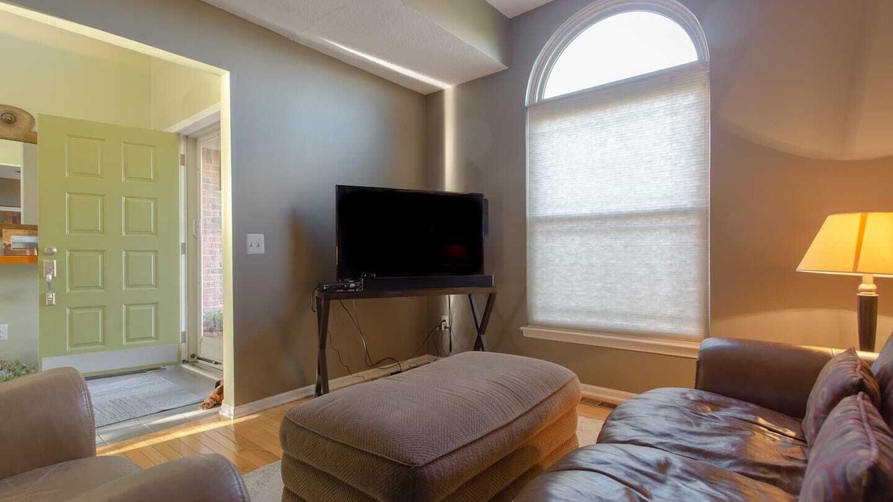Photo of Livingroom in Bryant Pattengill West