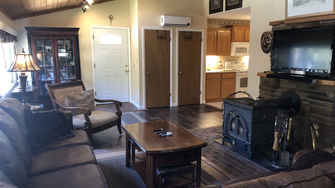 Photo of Livingroom in Mayfield