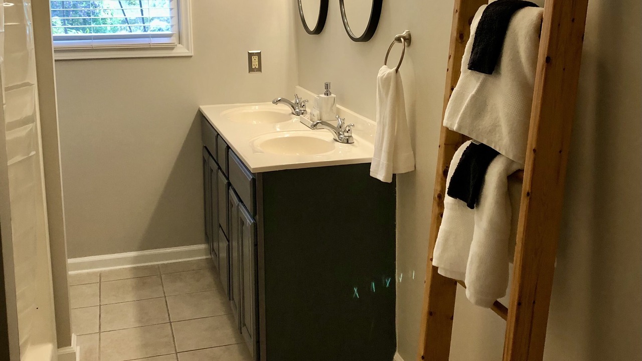 Photo of Bathroom in Seven Devils