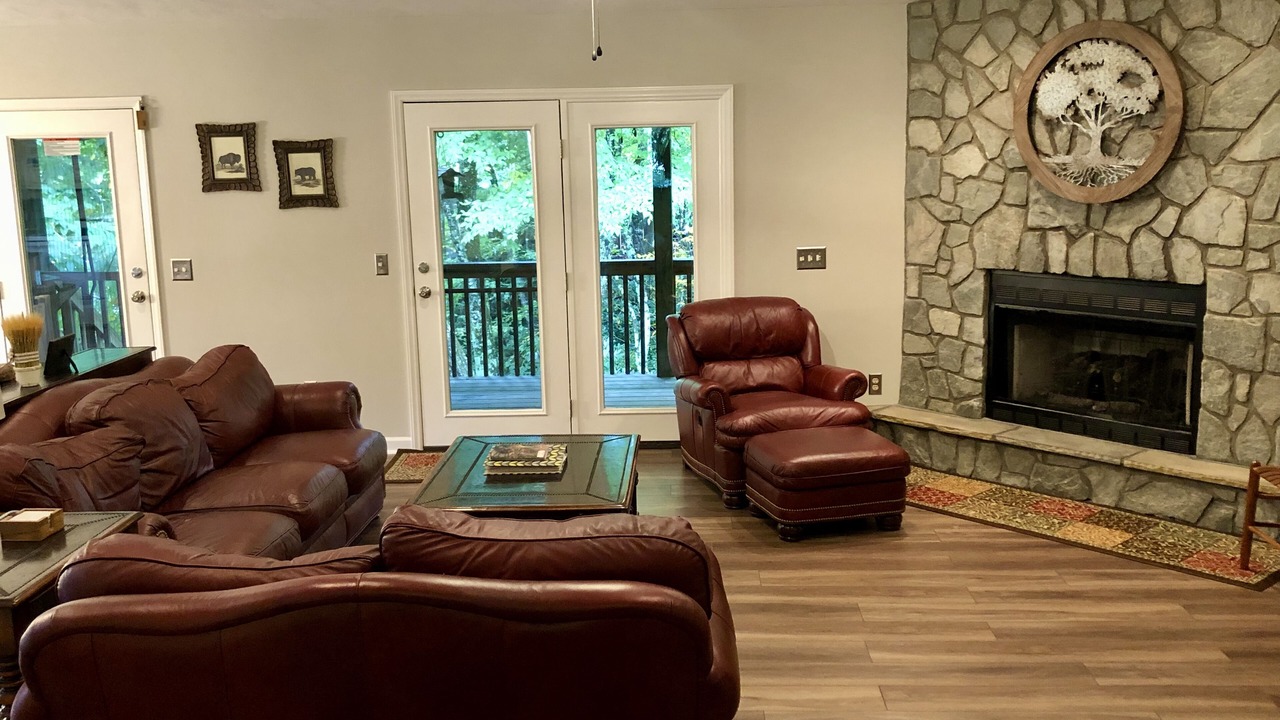 Photo of Livingroom in Seven Devils