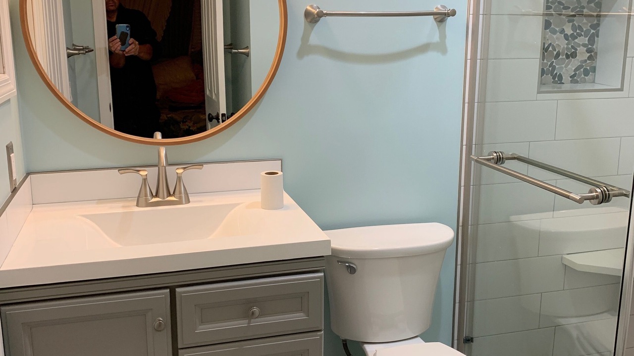 Photo of Bathroom in Folly Field