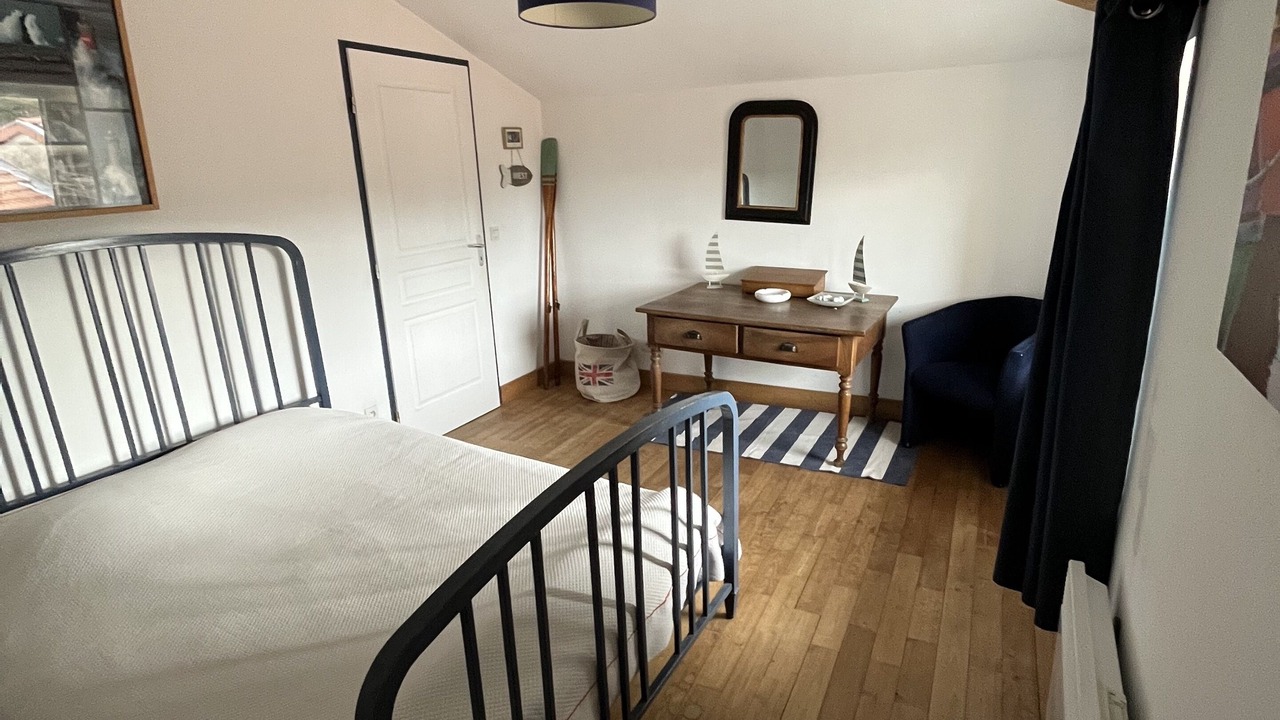 Photo of Bedroom in Saint-Barthelemy-le-Plain
