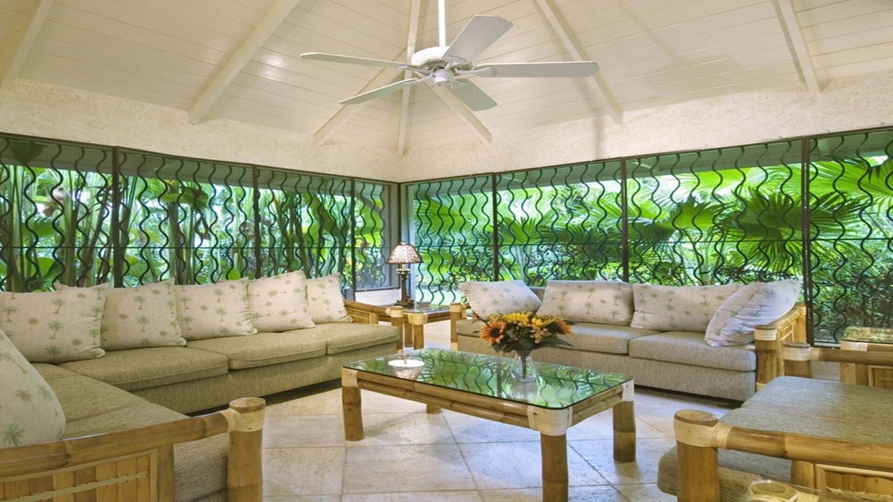 Photo of Livingroom in Gibbs Bay