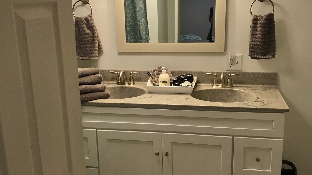 Photo of Bathroom in Linntown