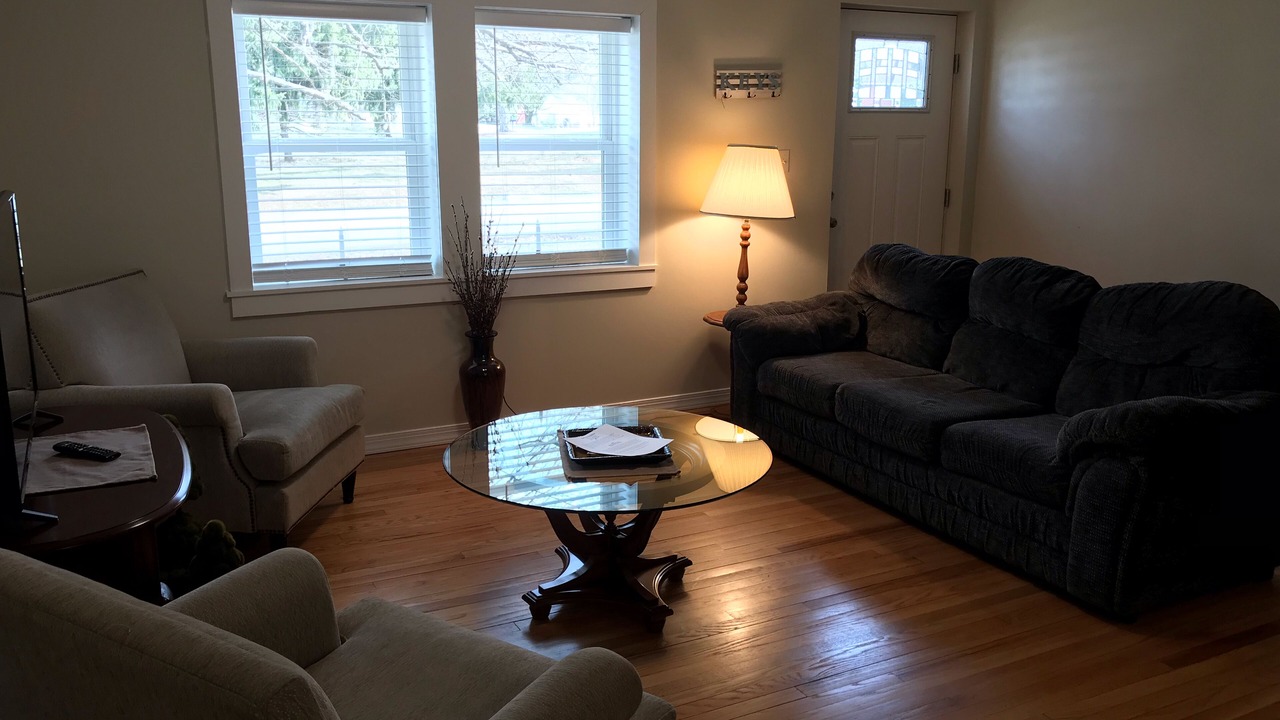 Photo of Bedroom in Linntown
