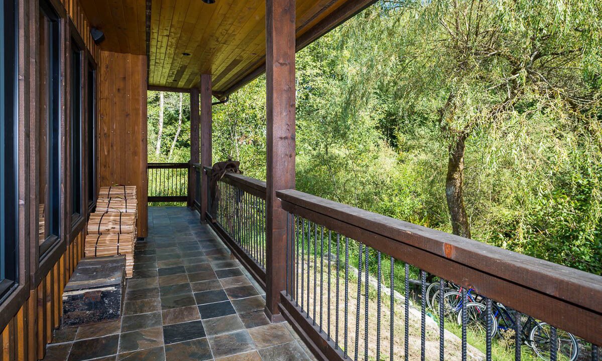 Photo of Patio Balcony in Brackendale