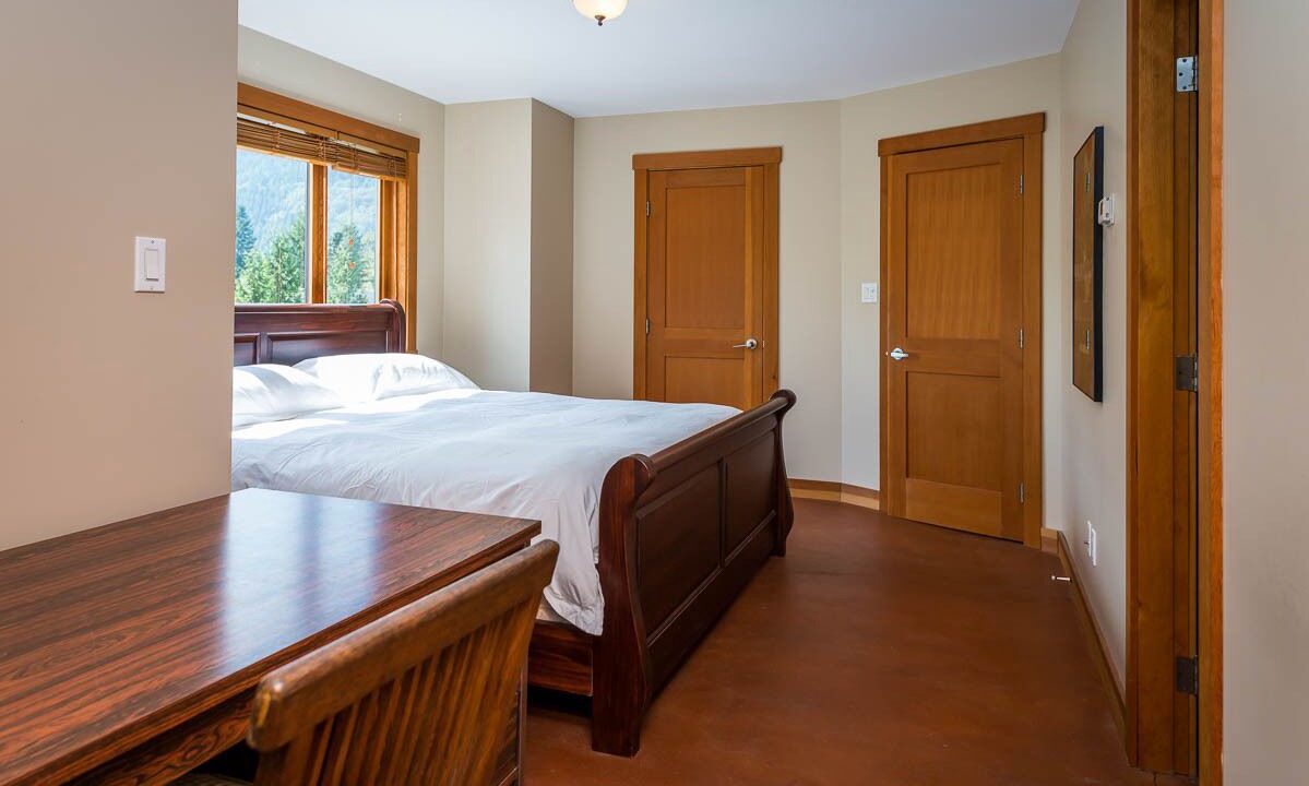 Photo of Bedroom in Brackendale